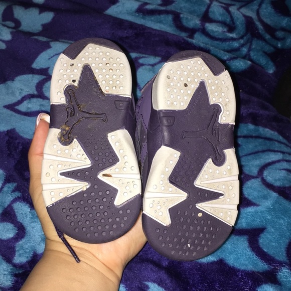 Toddler Jordan Sneakers - Picture 5 of 5